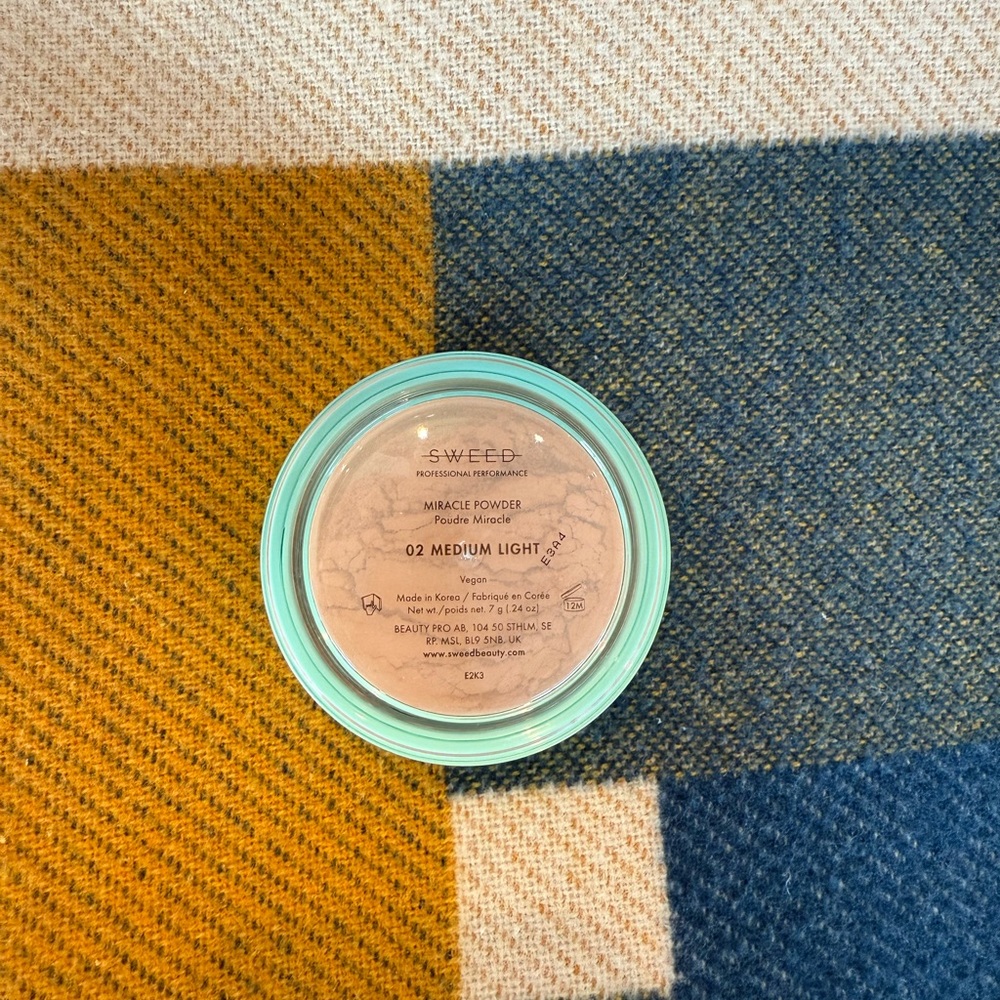 Miracle Powder - 02 Medium Light - New/ Never Used.